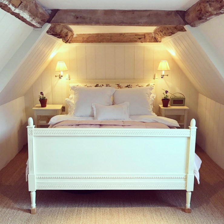 Charlotte-Anne Fidler, Lifestyle, Countryside, English country, Country house, English Houses, English Home, Gardens, Flowers, Cutting, Gardens, Nature, English, gardens, Roses, Rose garden, Sweet peas, Spring bulbs, Spring gardens, Spring planting, Summer planting, Summer gardens, White, Blooms, Home design, Interior design, Interiors, White interiors, House beautiful, Homes and Gardens, Maine Coons, Cats, Motherhood